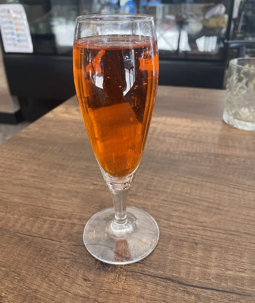 Un aperitivo al tavolino